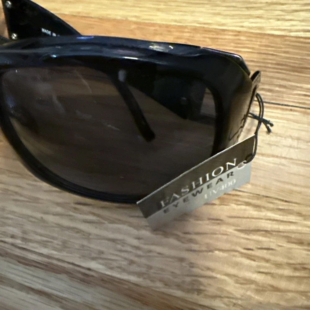 Sunglasses Lot 12 -NEW-Variety of Sunglasses: Resellers Dream! Men's/Women's HOT